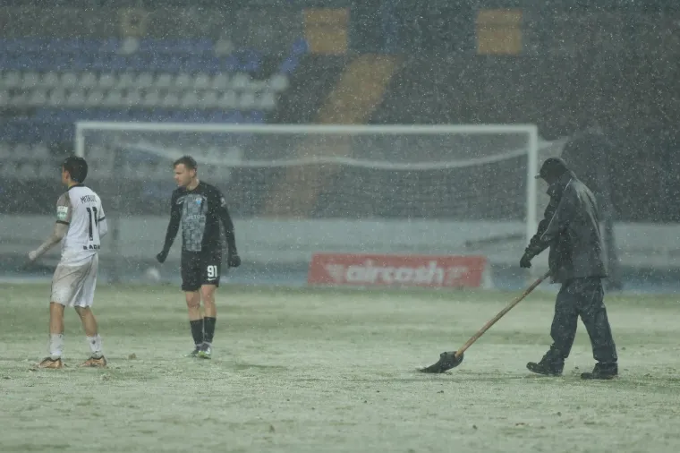 Teren je bio prekriven snijegom, a svi su ostali u čudu kad su se pojavili ovi majstori