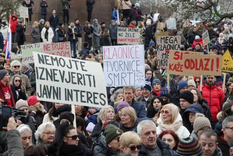 Pogledajte poruke s velikog prosvjeda, stigao i Miro Bulj - zagrlio se s 'Crokokom'...