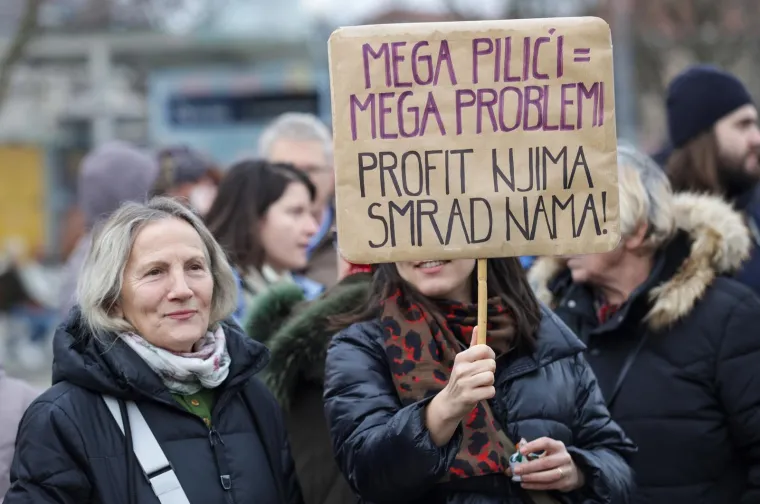 Pogledajte poruke s velikog prosvjeda, stigao i Miro Bulj - zagrlio se s 'Crokokom'...