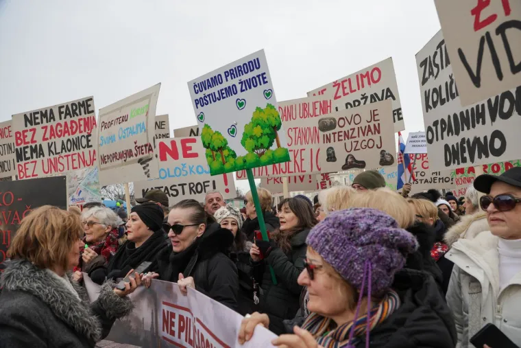 Pogledajte poruke s velikog prosvjeda, stigao i Miro Bulj - zagrlio se s 'Crokokom'...