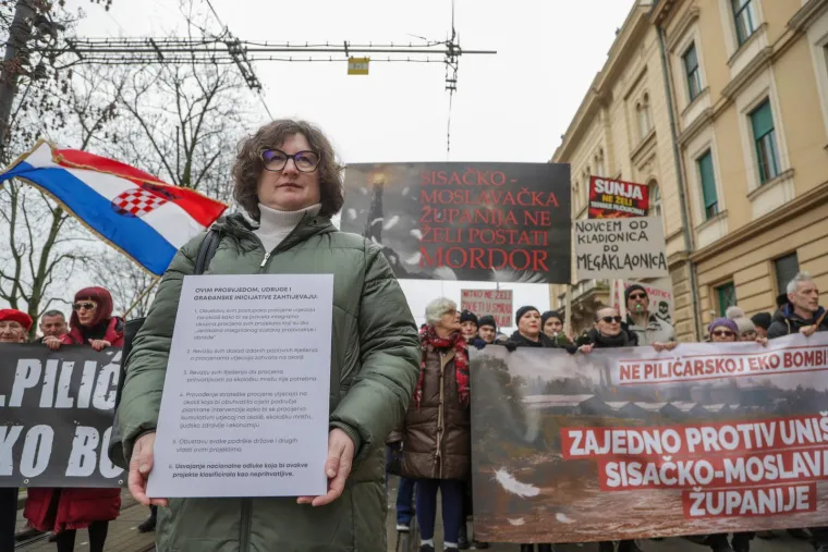 Pogledajte poruke s velikog prosvjeda, stigao i Miro Bulj - zagrlio se s 'Crokokom'...