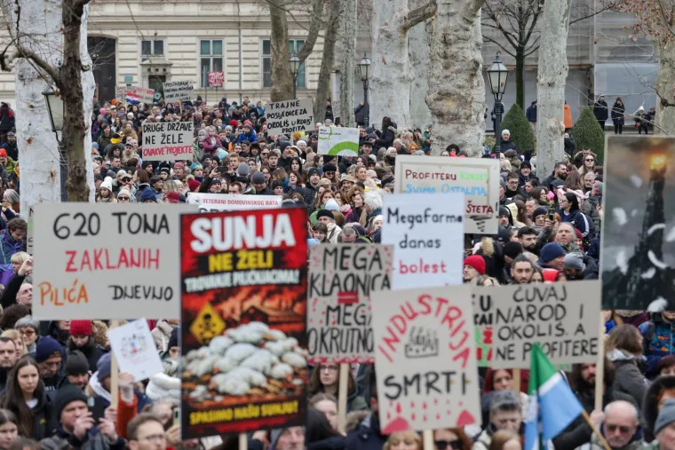 Pogledajte poruke s velikog prosvjeda, stigao i Miro Bulj - zagrlio se s 'Crokokom'...