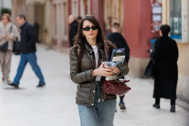 Jesu li ovo najduže noge subotnje &scaron;pice u Zadru? Crnka u kožnoj minici zapalila Kalelargu