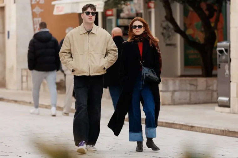 Jesu li ovo najduže noge subotnje &scaron;pice u Zadru? Crnka u kožnoj minici zapalila Kalelargu