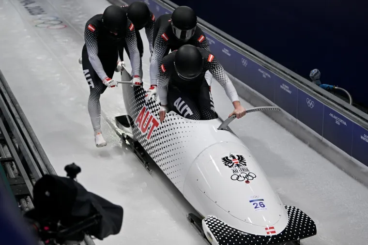 Prevrnuo se pri ogromnoj brzini pa ostao nepomično ležati, jezive fotografije obilaze svijet