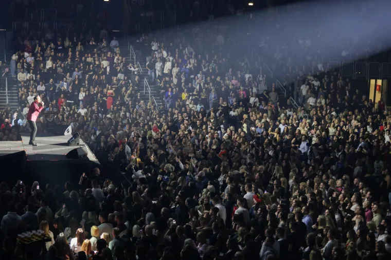 Spektakl u Areni Zagreb: Peđa Jovanović priredio večer za pamćenje i iznenadio posebnom go&scaron;ćom