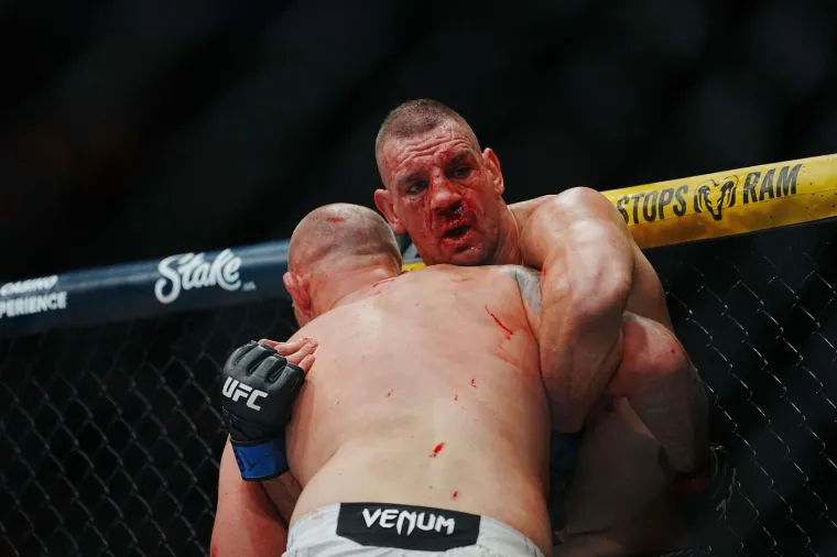 Luda borba u Houstonu: Delija pokazao srce, ali ostao 'kratak' za pobjedu