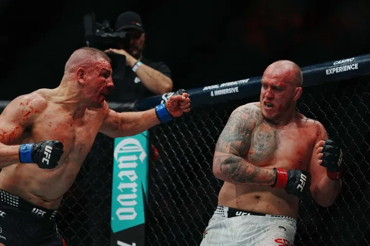 Luda borba u Houstonu: Delija pokazao srce, ali ostao 'kratak' za pobjedu