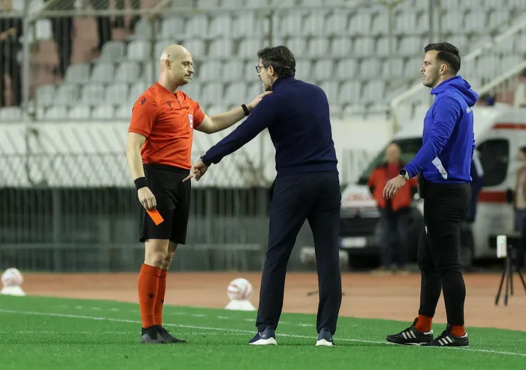 Sanchez divljao, Sigur pljunuo: Sva&scaron;ta se događalo u kaotičnom Jadranskom derbiju! Te&scaron;ke sankcije na vidiku