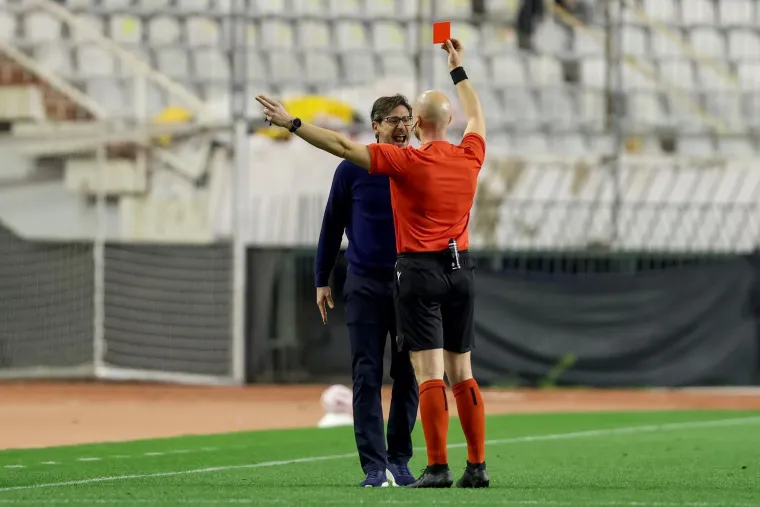 Sanchez divljao, Sigur pljunuo: Sva&scaron;ta se događalo u kaotičnom Jadranskom derbiju! Te&scaron;ke sankcije na vidiku