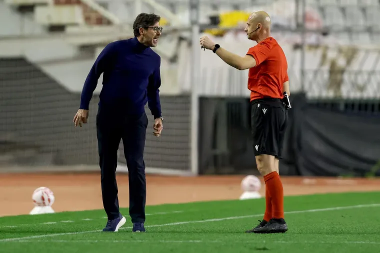 Sanchez divljao, Sigur pljunuo: Sva&scaron;ta se događalo u kaotičnom Jadranskom derbiju! Te&scaron;ke sankcije na vidiku