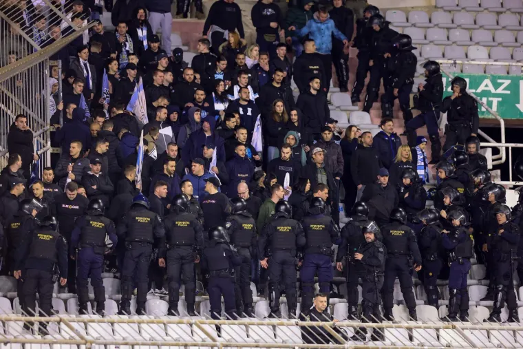 Sanchez divljao, Sigur pljunuo: Sva&scaron;ta se događalo u kaotičnom Jadranskom derbiju! Te&scaron;ke sankcije na vidiku