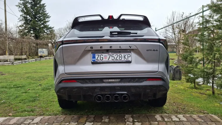 Testirali smo jedan od najpoželjnijih SUV-ova: Moćan izvana i skoro savr&scaron;en iznutra