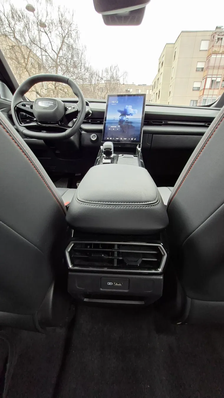 Testirali smo jedan od najpoželjnijih SUV-ova: Moćan izvana i skoro savr&scaron;en iznutra