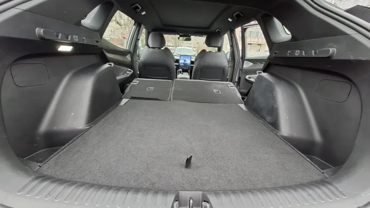 Testirali smo jedan od najpoželjnijih SUV-ova: Moćan izvana i skoro savr&scaron;en iznutra