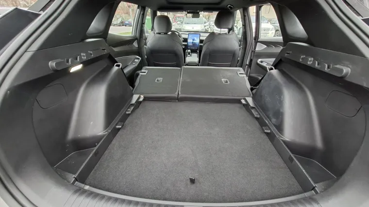 Testirali smo jedan od najpoželjnijih SUV-ova: Moćan izvana i skoro savr&scaron;en iznutra