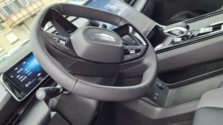 Testirali smo jedan od najpoželjnijih SUV-ova: Moćan izvana i skoro savr&scaron;en iznutra