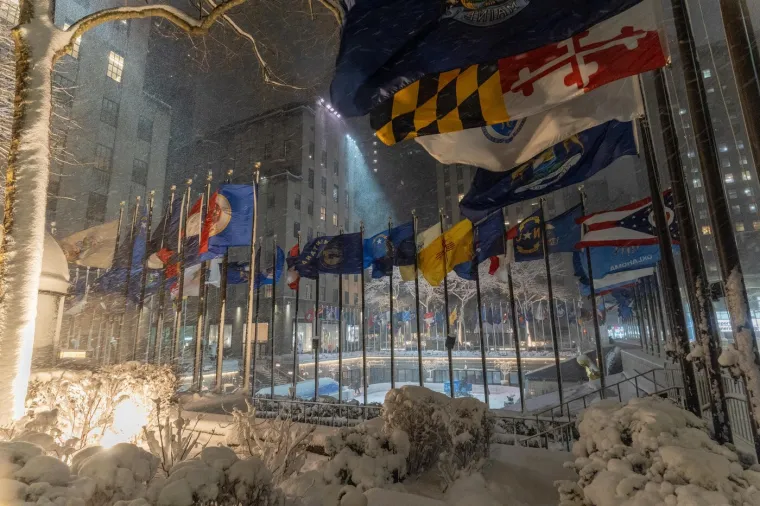 Na udaru snažne zimske oluje: Zatvorili su &scaron;kole, otkazali letove, ogla&scaron;ena upozorenja...