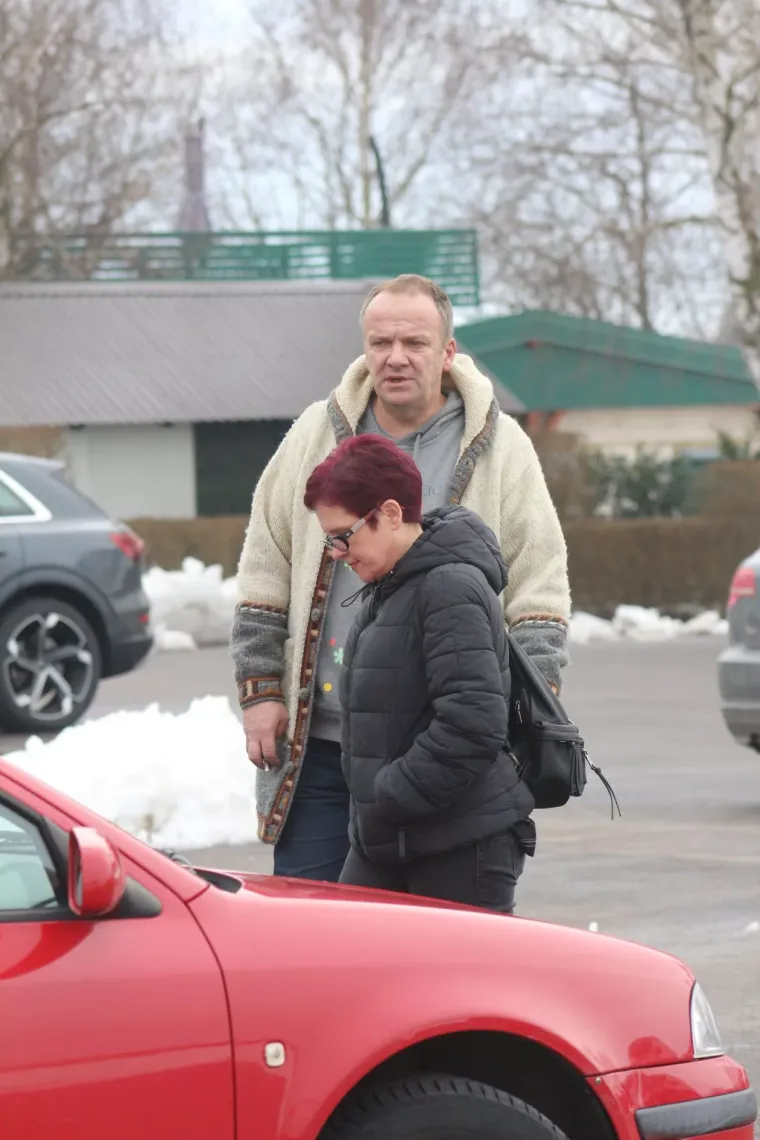 Zimski look koji osvaja: U prelo&scaron;koj Marini nema tko se nije okrenuo za plavu&scaron;om u smeđem kaputu