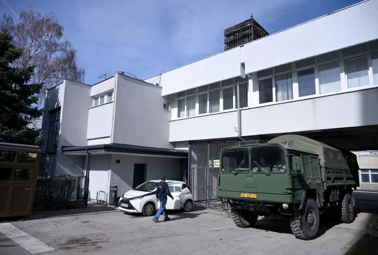 Vojska stigla u Vjesnik, otkriveno i &scaron;to se događa na 15. katu: 'Uskoro kreće prva faza'