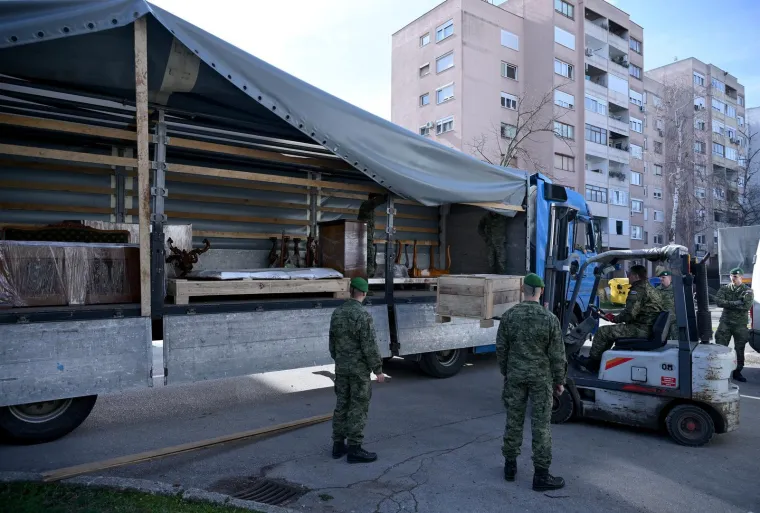 Vojska stigla u Vjesnik, otkriveno i &scaron;to se događa na 15. katu: 'Uskoro kreće prva faza'