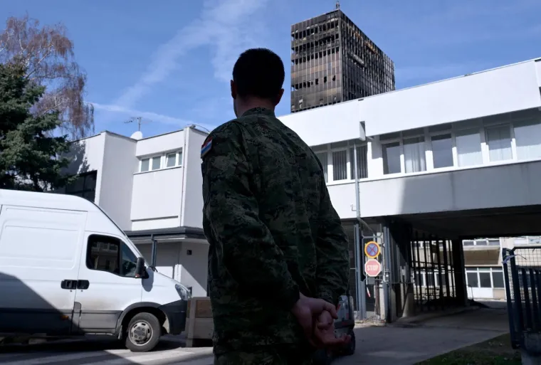 Vojska stigla u Vjesnik, otkriveno i &scaron;to se događa na 15. katu: 'Uskoro kreće prva faza'