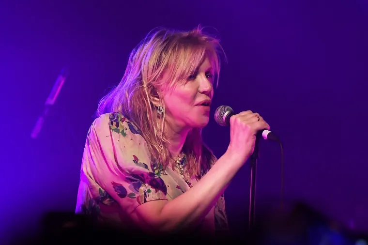 Smatrana je najomraženijom ženom devedesetih. Kako izgleda život Courtney Love danas?