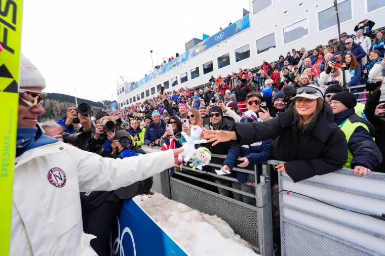 Mjesecima ju nije htio poljubiti, a onda joj priredio ovo: Junak Igara i prekrasna zaručnica postali hit