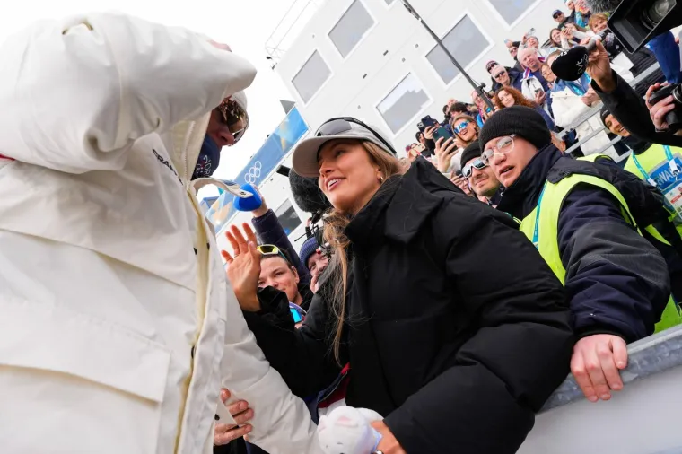 Mjesecima ju nije htio poljubiti, a onda joj priredio ovo: Junak Igara i prekrasna zaručnica postali hit