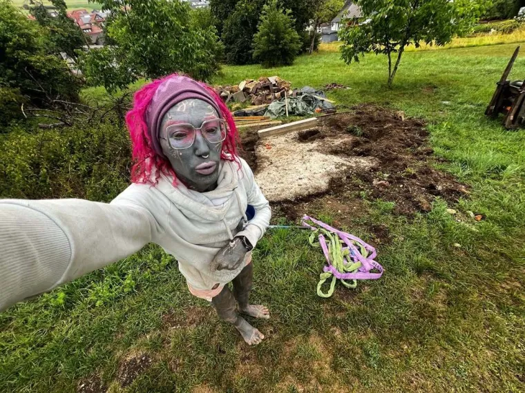 Transrodna umjetnica klijentici istetovirala slijepo oko: Rezultat je čudesan