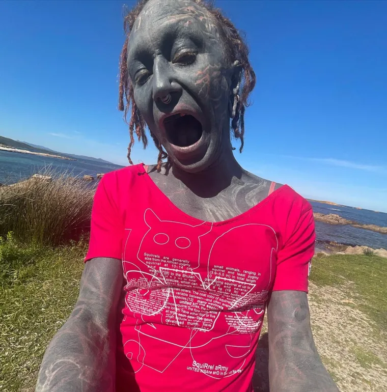 Transrodna umjetnica klijentici istetovirala slijepo oko: Rezultat je čudesan