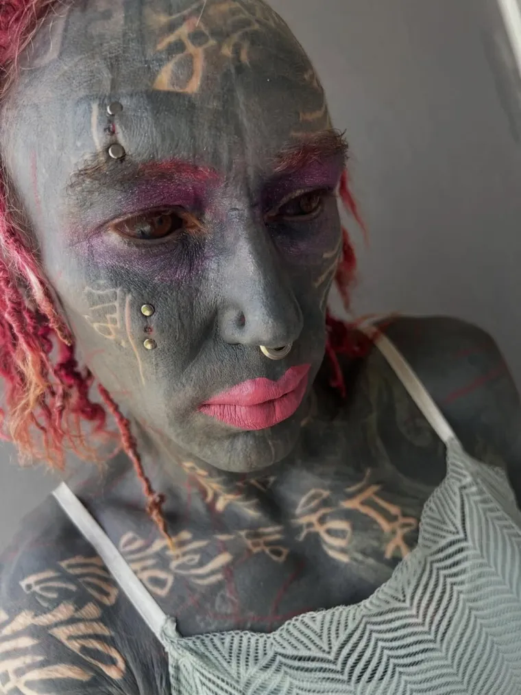 Transrodna umjetnica klijentici istetovirala slijepo oko: Rezultat je čudesan