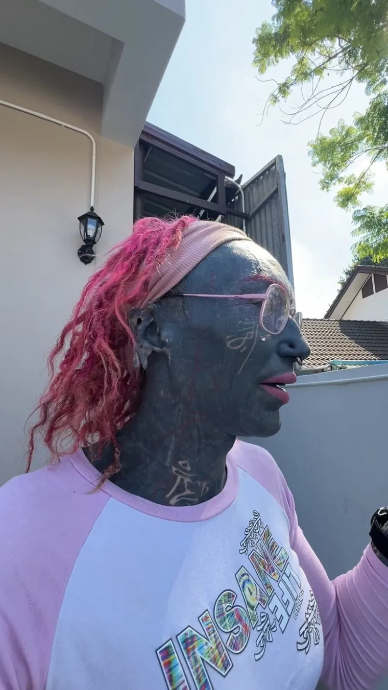 Transrodna umjetnica klijentici istetovirala slijepo oko: Rezultat je čudesan