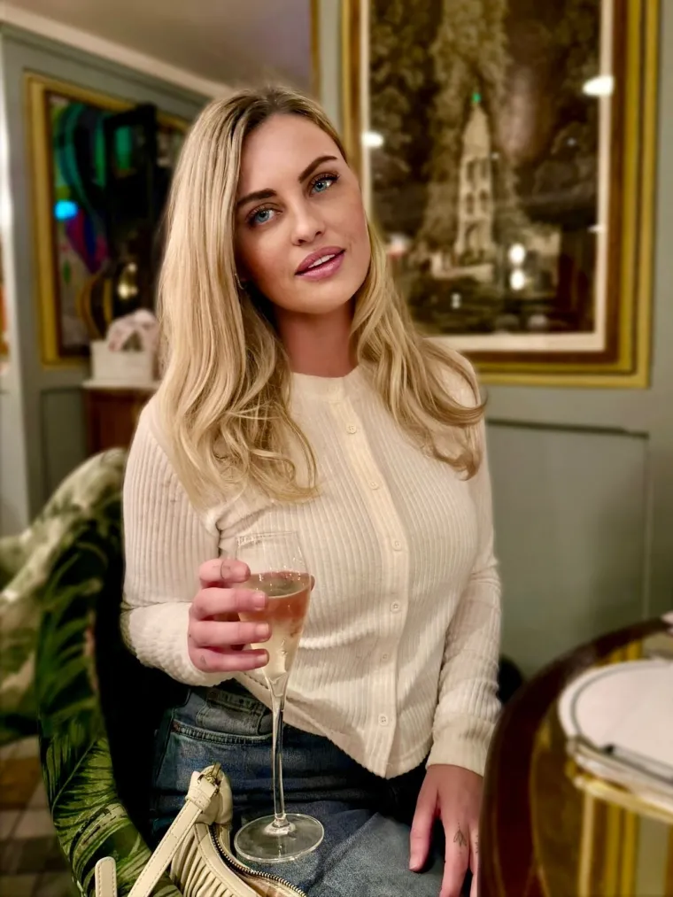 Majka lijepe 20-godi&scaron;njakinje otkrila kako od nje odbija udvarače koje procijeni kao bezveznjake