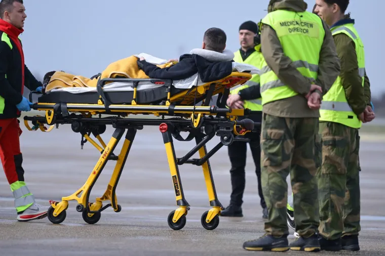 Potresni prizori na 'Tuđmanu': Ovo su heroji koje će operirati i liječiti hrvatski doktori