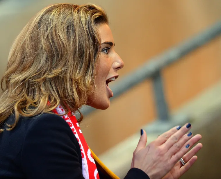 Zvali su je 'plavu&scaron;om bez mozga', a ona je od nogometnog kluba stvorila pravo čudo