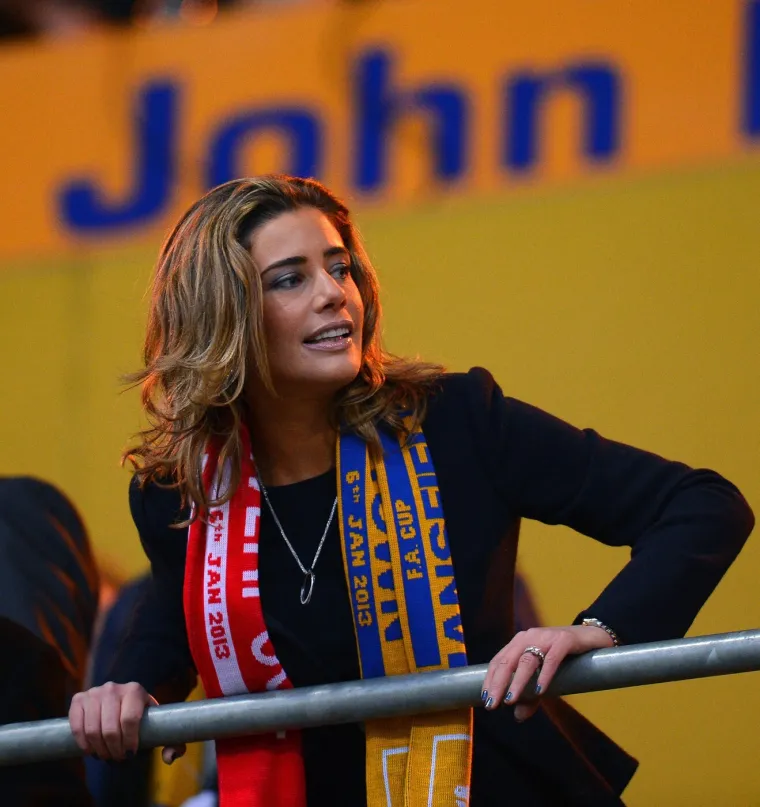 Zvali su je 'plavu&scaron;om bez mozga', a ona je od nogometnog kluba stvorila pravo čudo