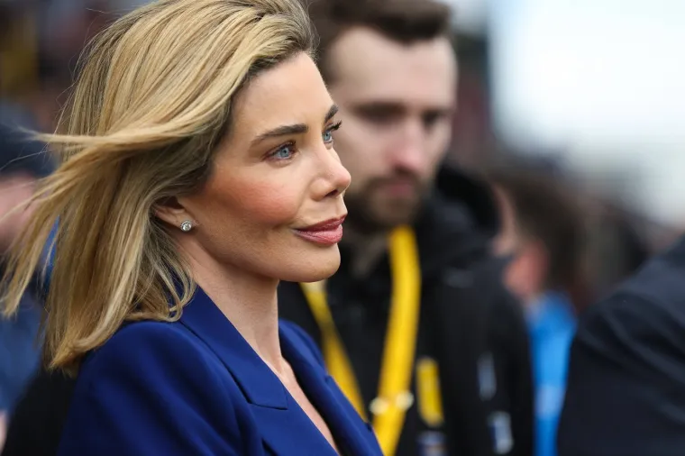 Zvali su je 'plavu&scaron;om bez mozga', a ona je od nogometnog kluba stvorila pravo čudo