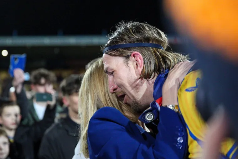 Zvali su je 'plavu&scaron;om bez mozga', a ona je od nogometnog kluba stvorila pravo čudo