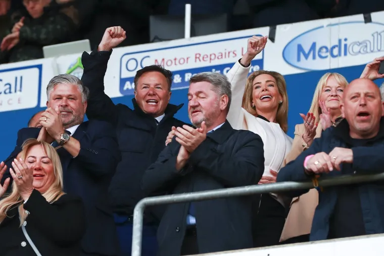 Zvali su je 'plavu&scaron;om bez mozga', a ona je od nogometnog kluba stvorila pravo čudo