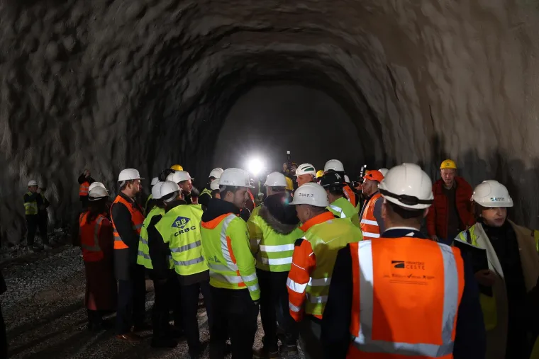 Pravi monstrum: Pogledajte kako izgleda tunel Kozjak! Ali, u oči upada jedan potez - Kineza