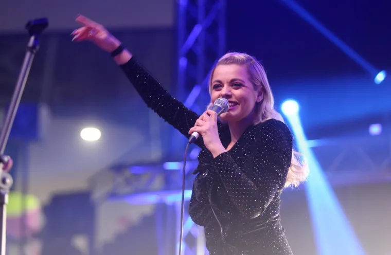 Na sceni se pojavila kao vrckasta plavu&scaron;a: Ovako je Andrea &Scaron;u&scaron;njara izgledala prije desetak godina