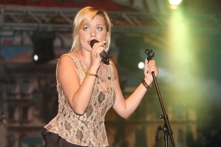 Na sceni se pojavila kao vrckasta plavu&scaron;a: Ovako je Andrea &Scaron;u&scaron;njara izgledala prije desetak godina