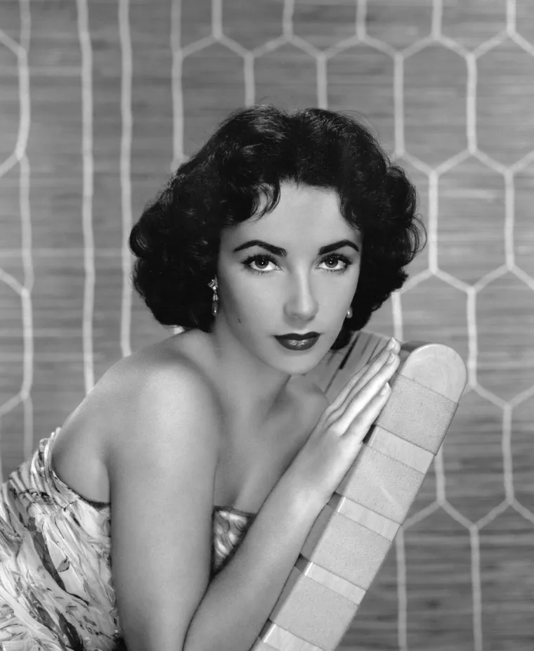 Imala je ljubičaste oči i osam brakova: Za&scaron;to legendarna Elizabeth Taylor i danas fascinira svijet