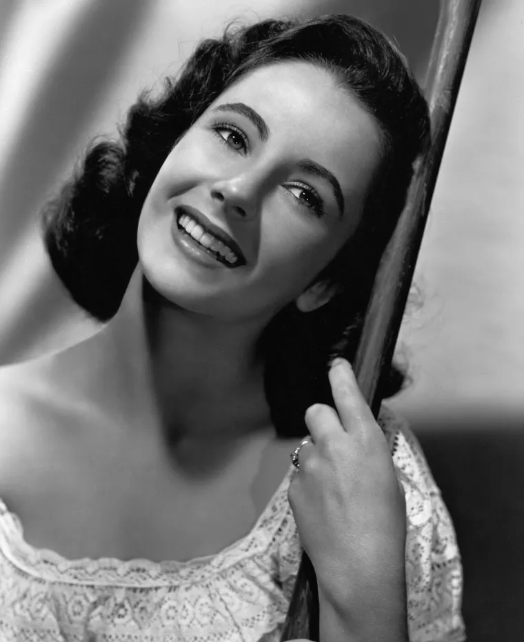 Imala je ljubičaste oči i osam brakova: Za&scaron;to legendarna Elizabeth Taylor i danas fascinira svijet