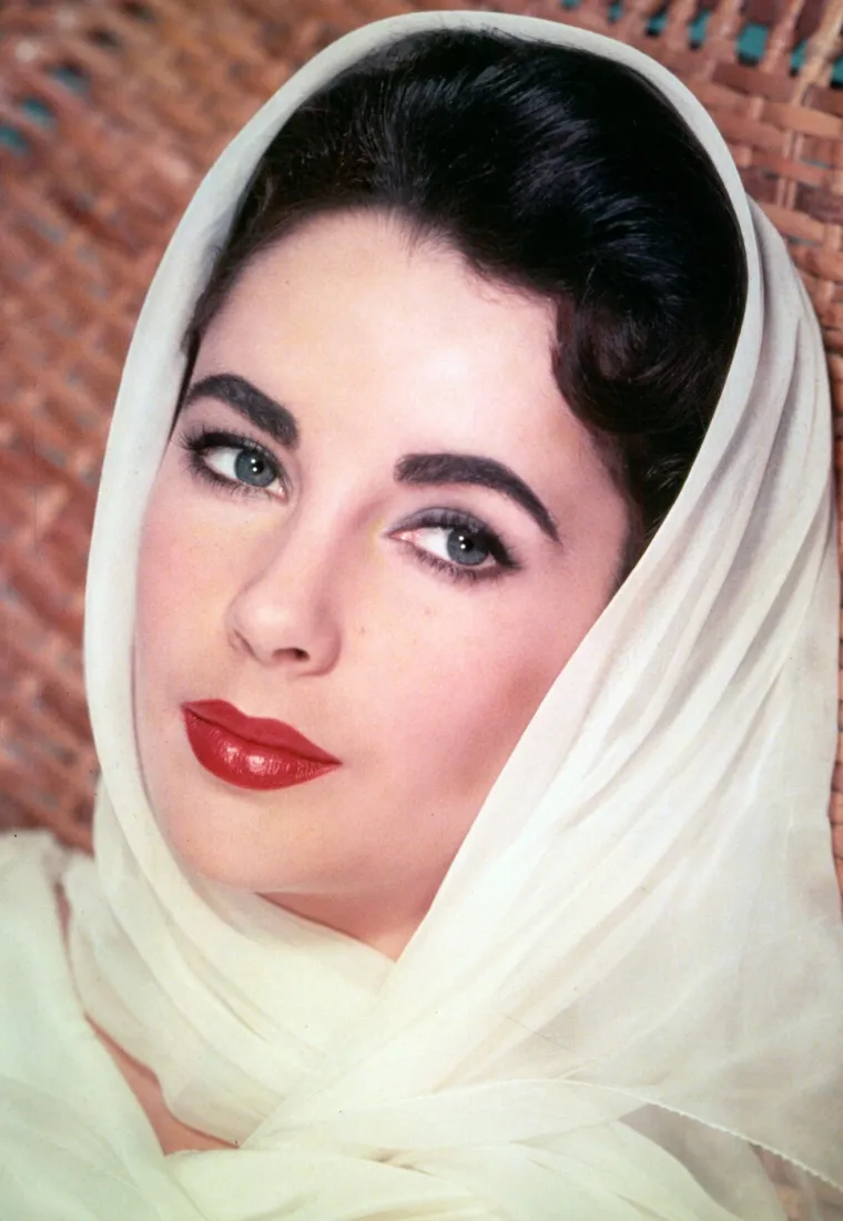 Imala je ljubičaste oči i osam brakova: Za&scaron;to legendarna Elizabeth Taylor i danas fascinira svijet