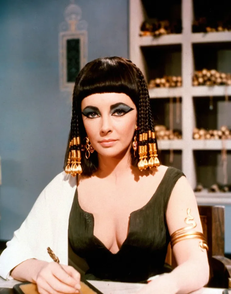 Imala je ljubičaste oči i osam brakova: Za&scaron;to legendarna Elizabeth Taylor i danas fascinira svijet