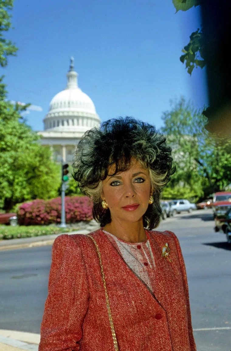 Imala je ljubičaste oči i osam brakova: Za&scaron;to legendarna Elizabeth Taylor i danas fascinira svijet