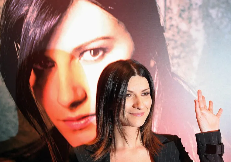 Svi znate njezine hitove, ali sjećate li se Laure Pausini s početka karijere? Ovako se mijenjala