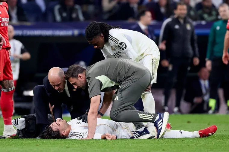 Ovo je trenutak kada je cijeli Bernabeu protrnuo! Zvijezda Reala ostala nepomično ležati na tlu...